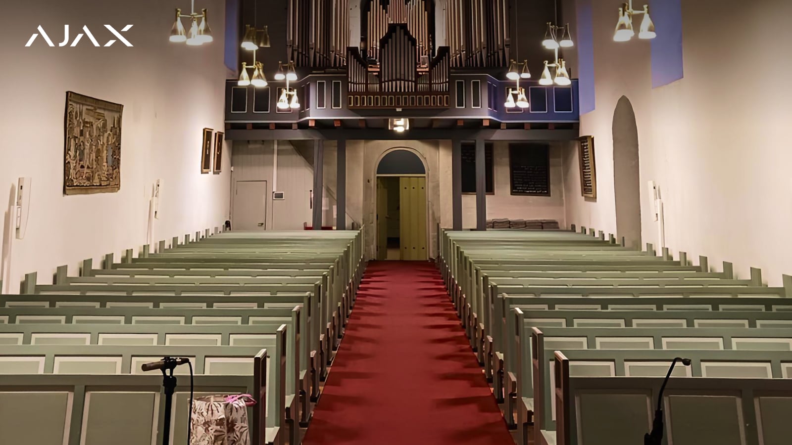 Protecting a 12th-century church with a wireless 3-in-1 solution