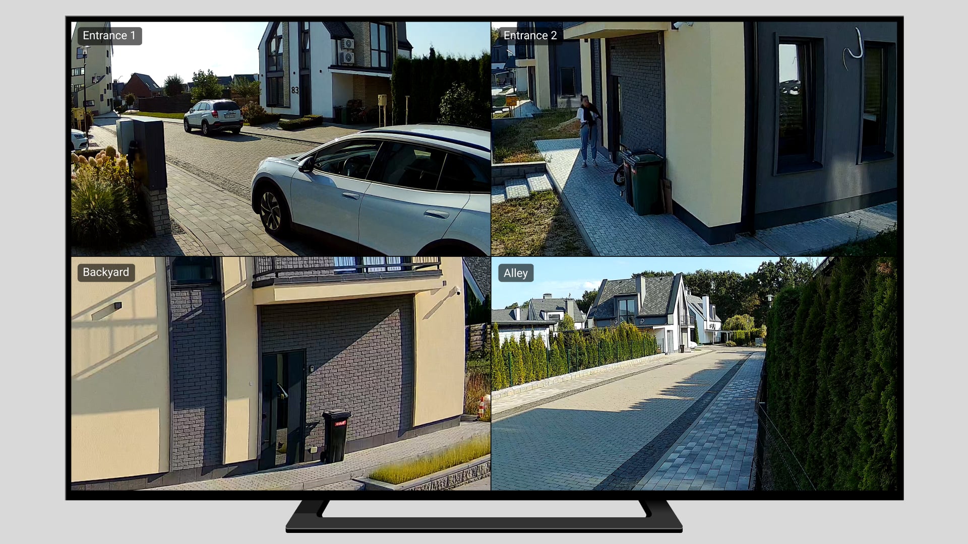 Ściana wideo wyświetla cztery transmisje na żywo jednocześnie