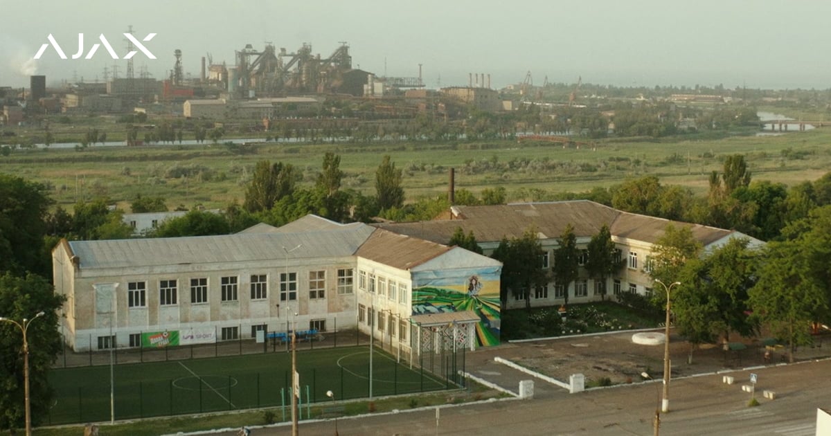 Ajax protects schools and kindergartens in Mariupol