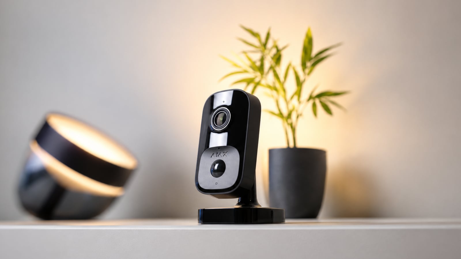 Recensione Ajax IndoorCam: video 2K, AI e design per la vostra sicurezza